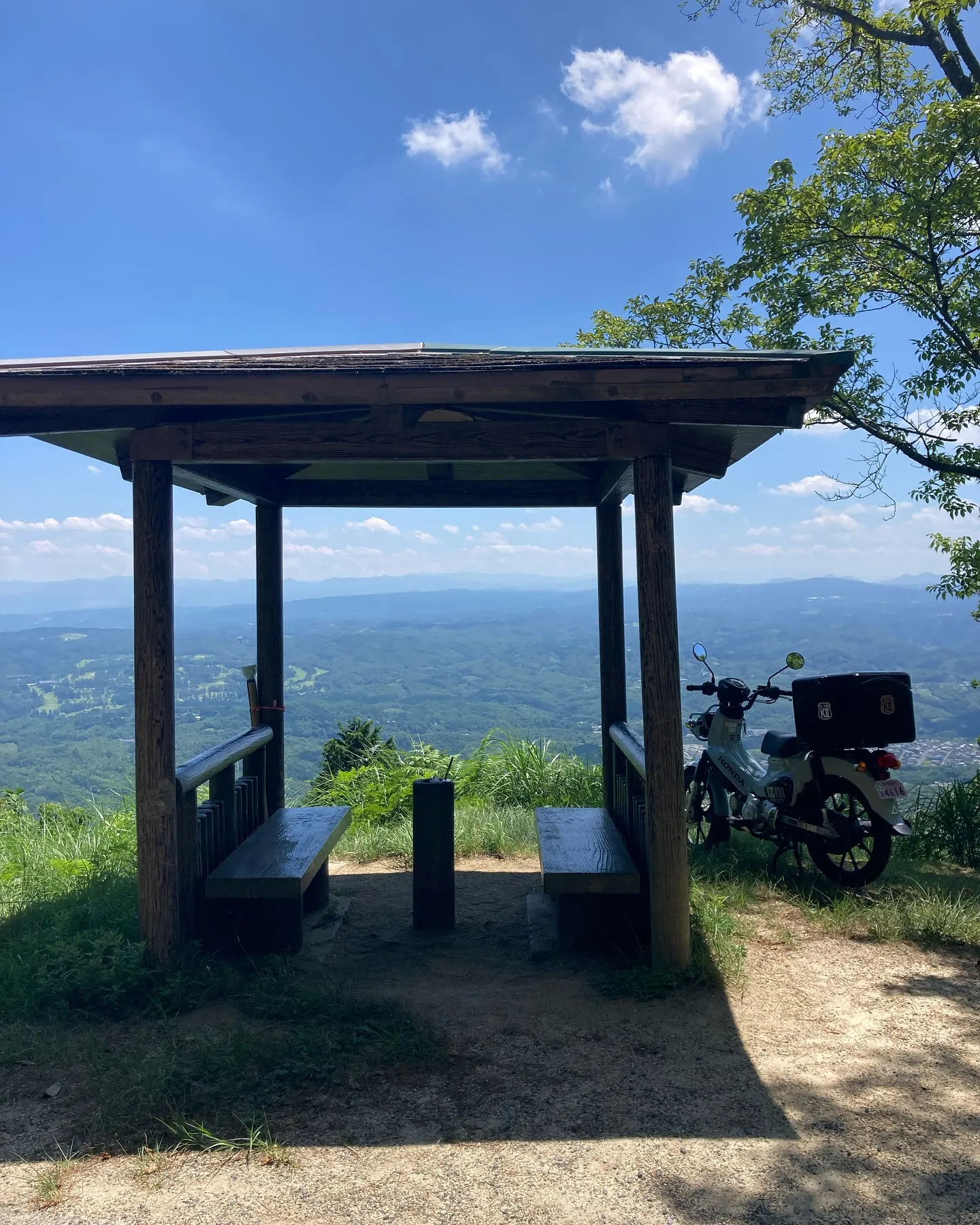 今日は定休日なので、林道ツーリング🏍️